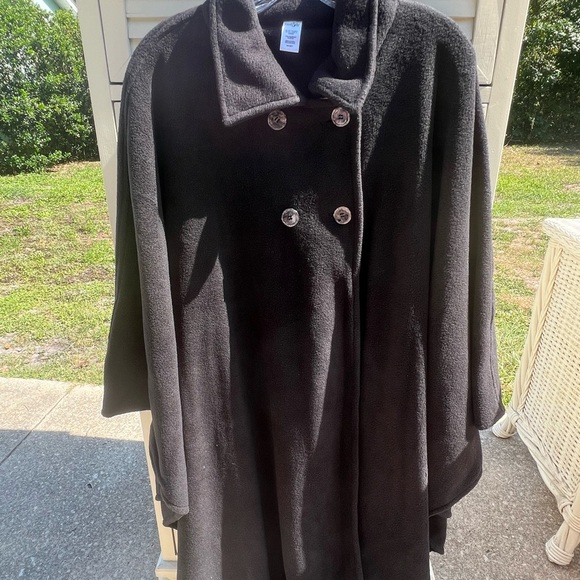 East 5th Black Velvet Cape – Elegant Formal Wrap with Hook Closure - Picture 1 of 4